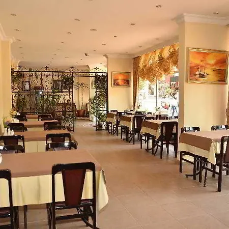 Azak Aparthotel