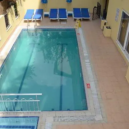 Azak Aparthotel 3*