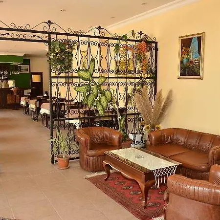 Azak Aparthotel