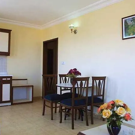 Azak Aparthotel Alanya