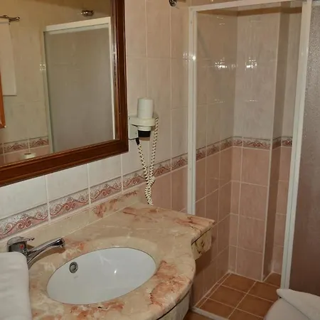 Azak Aparthotel