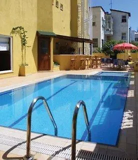 Hotel apartamentowy Azak 3*